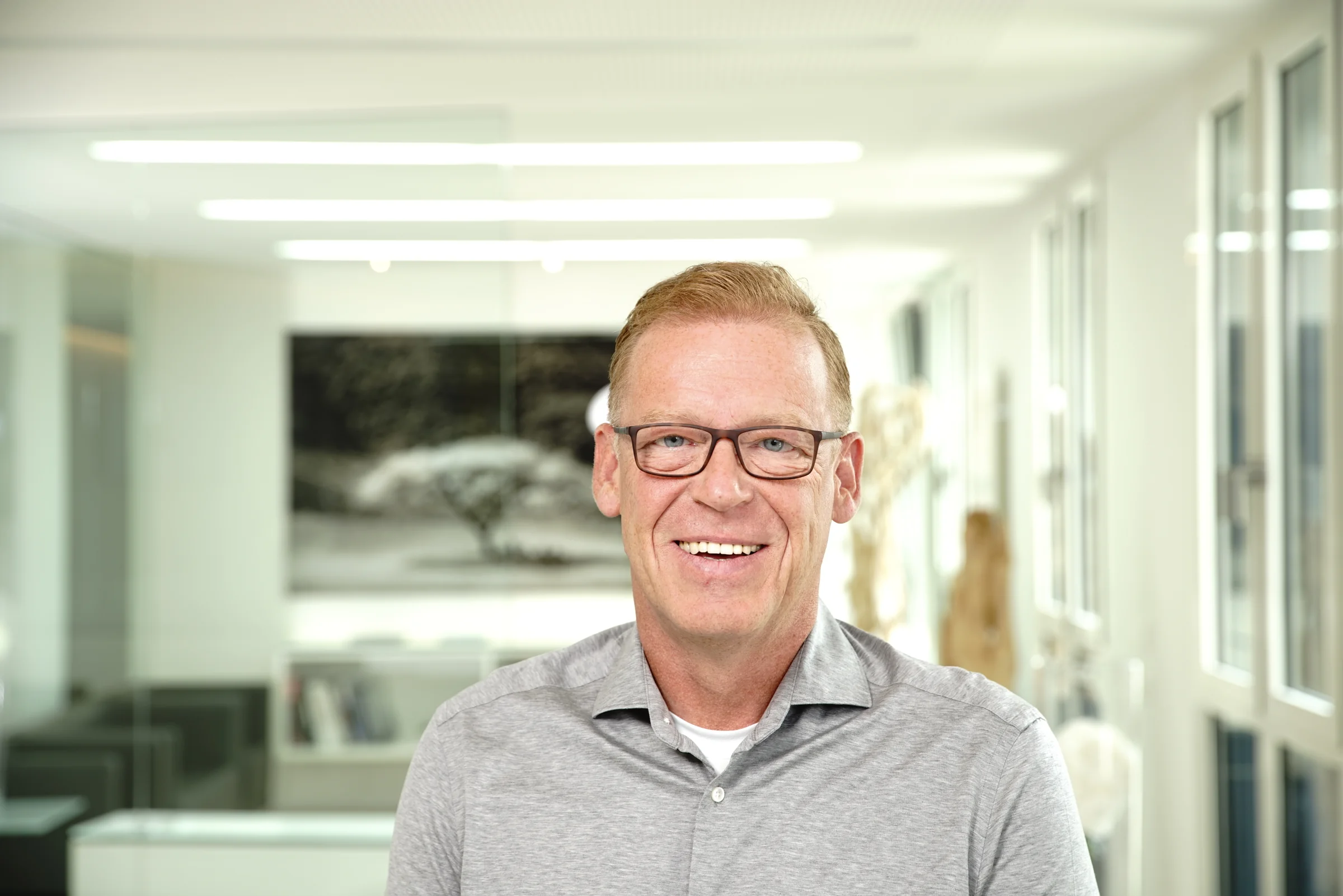 Strahlendes Lächeln mit Veneers