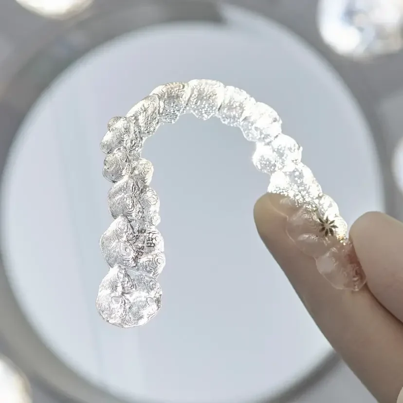 Transparente Invisalign-Aligner-Schiene